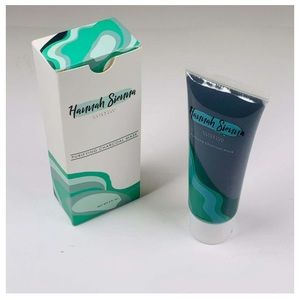 BRAND NEW! Hannah Sienna Purifying Charcoal Mask